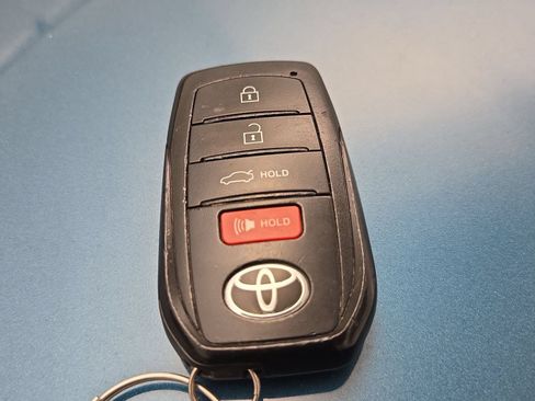 Used 2025 Toyota Camry LE w/ Convenience Package FWD image 30