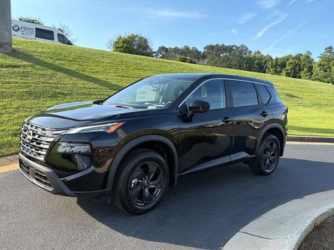 New 2026 Nissan Rogue SV w/ Cold Weather Package FWD image 1