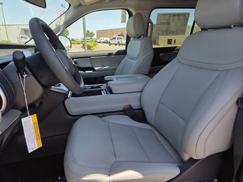New 2026 Ford Expedition Active RWD image 10