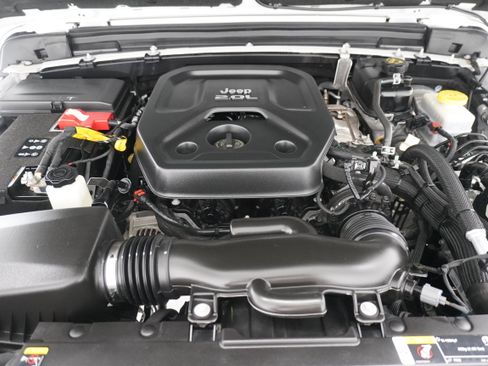 Used 2022 Jeep Wrangler Sport S image 29