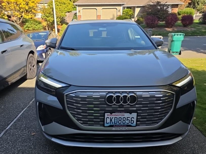 Used 2023 Audi Q4 e-tron Premium Plus AWD/4WD image 7
