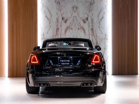 Used 2019 Rolls-Royce Dawn RWD image 3