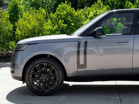 New 2026 Land Rover Range Rover Long Wheelbase SE AWD/4WD image 13