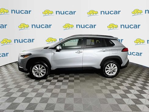 Used 2022 Toyota Corolla Cross LE w/ Moonroof Package AWD/4WD image 4