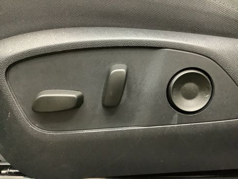 Used 2025 GMC Acadia Elevation image 15