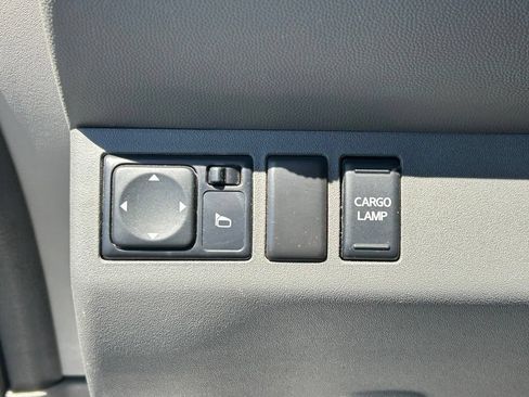 Used 2016 Nissan Frontier SV w/ SV Value Truck Package RWD image 16