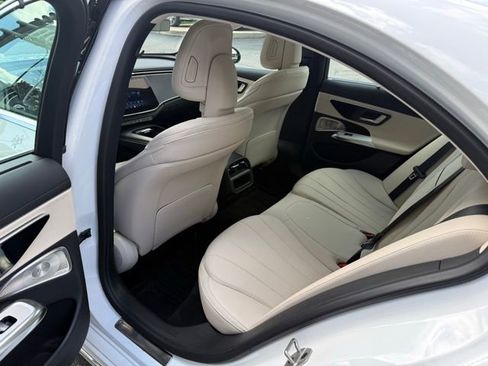 New 2026 Mercedes-Benz E 350 4MATIC Sedan image 9