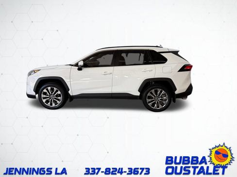 Used 2019 Toyota RAV4 XLE Premium image 2