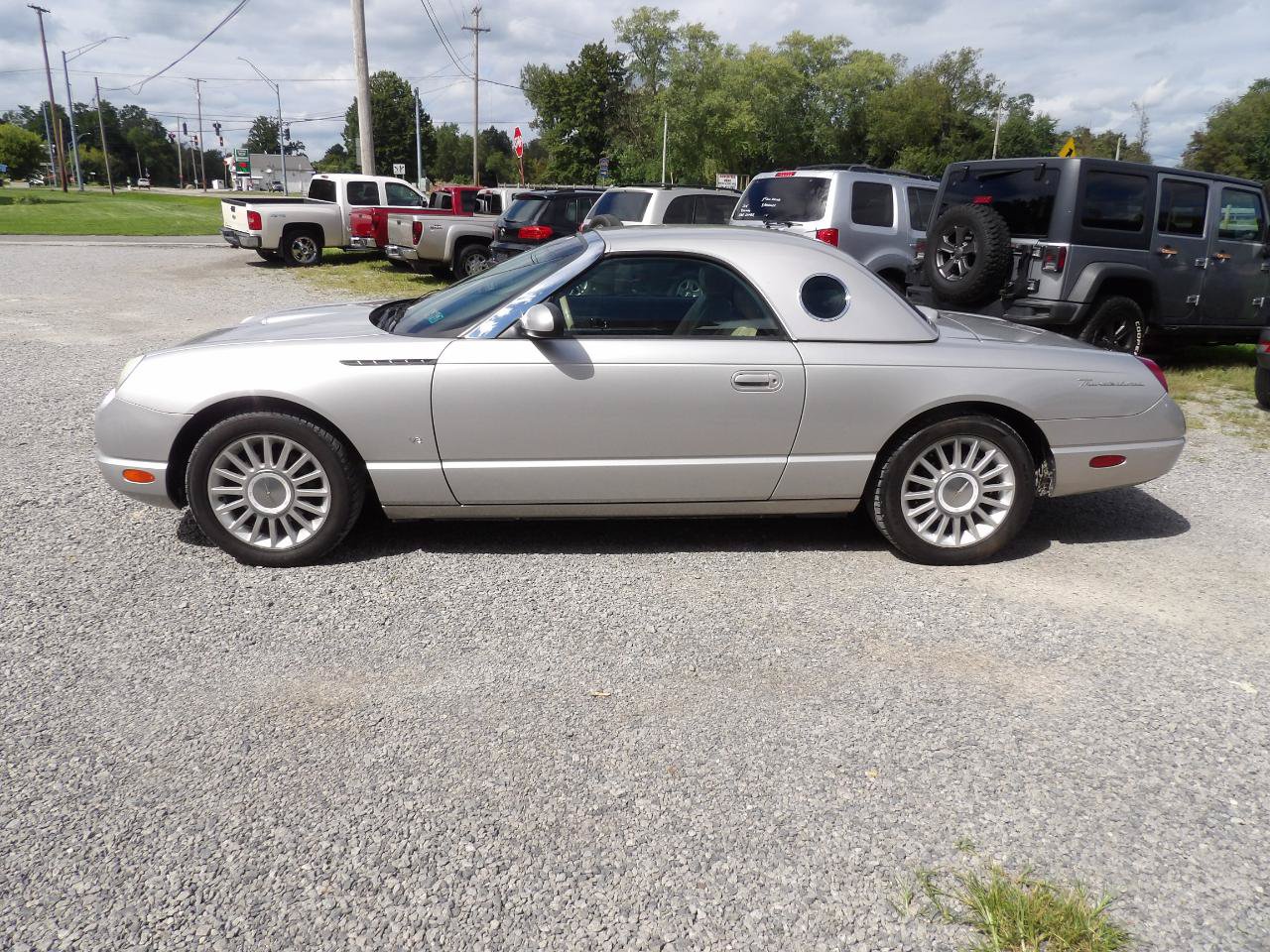 Used 2004 Ford Thunderbird RWD image 3