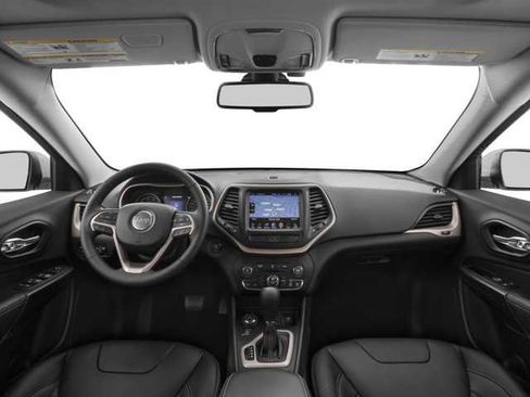 Used 2017 Jeep Cherokee High Altitude w/ Luxury Group AWD/4WD image 5