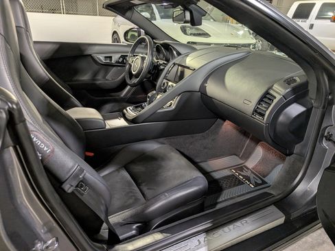 Used 2016 Jaguar F-TYPE Convertible image 27