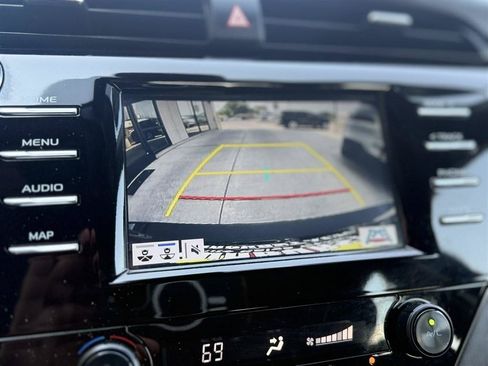 Used 2019 Toyota Camry SE FWD image 32