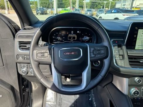 Used 2023 GMC Yukon SLT AWD/4WD image 13