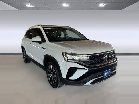 Certified 2023 Volkswagen Taos SE image 6