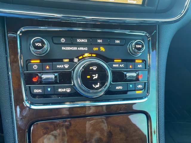 Used 2019 Lincoln Continental Premiere FWD image 40