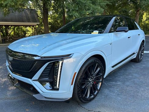 Used 2026 Cadillac Lyriq V w/ Exterior Carbon Fiber Package AWD/4WD image 68