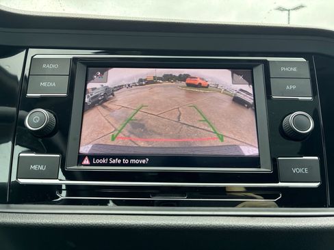 Used 2023 Volkswagen Jetta SE FWD image 20