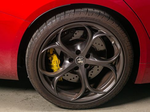 Used 2024 Alfa Romeo Giulia Quadrifoglio image 20