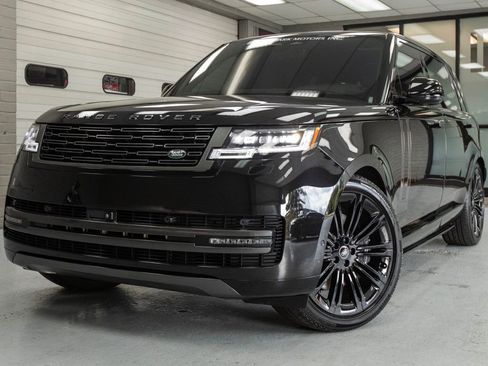 Used 2025 Land Rover Range Rover Long Wheelbase SE image 2