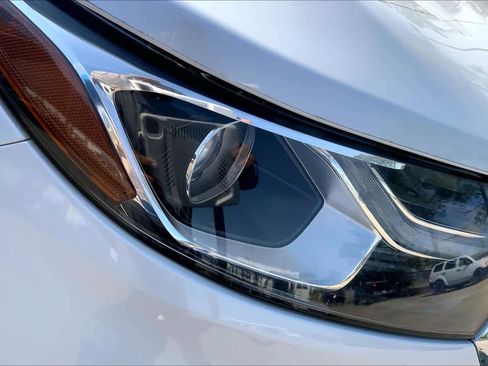 Used 2019 Chevrolet Equinox Premier image 28