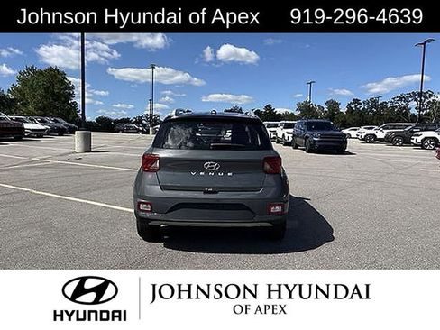 Used 2026 Hyundai Venue SEL image 17