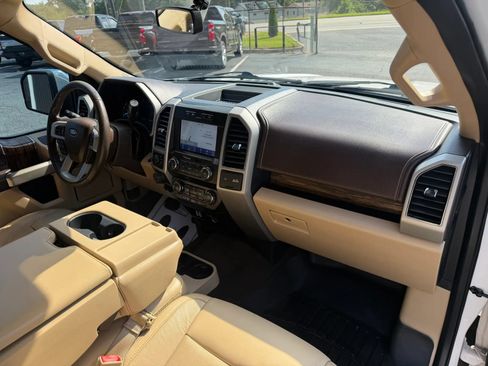 Used 2019 Ford F150 4x4 SuperCrew image 13