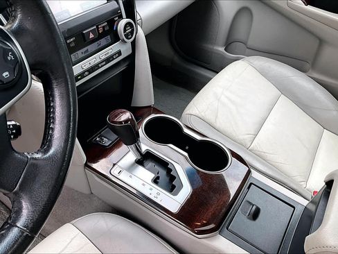 Used 2013 Toyota Camry XLE FWD image 18