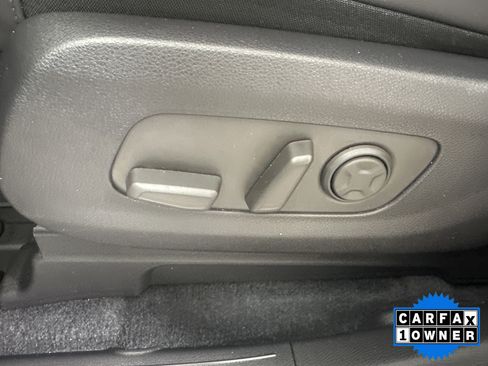 Used 2026 Kia Carnival EX image 10