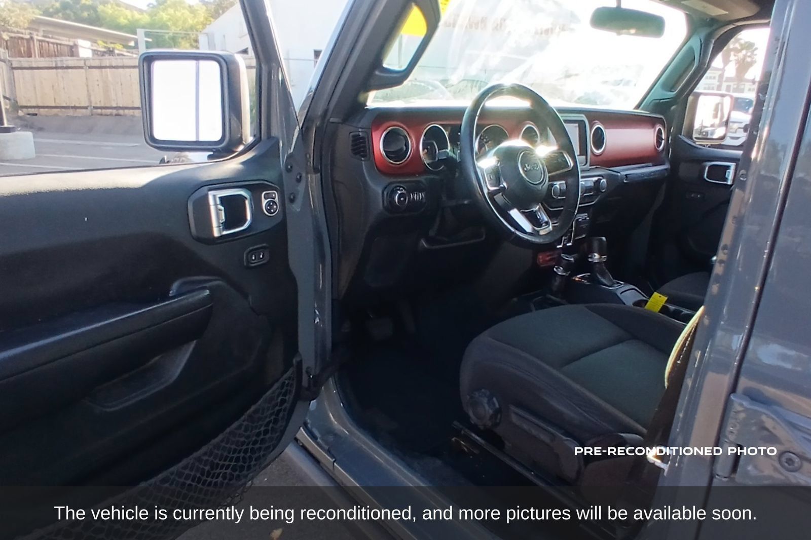 Used 2019 Jeep Wrangler Unlimited Rubicon w/ Cold Weather Group AWD/4WD image 12