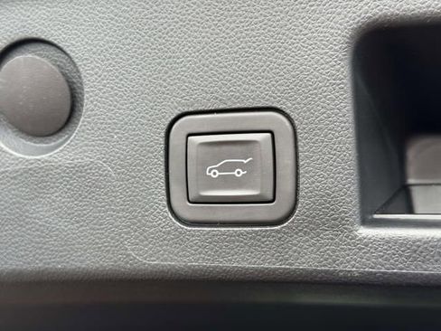 Certified 2025 Chevrolet Equinox LT w/ Convenience Package II image 9