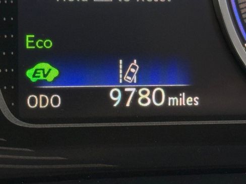 Certified 2025 Lexus ES 300h w/ Premium Package image 4