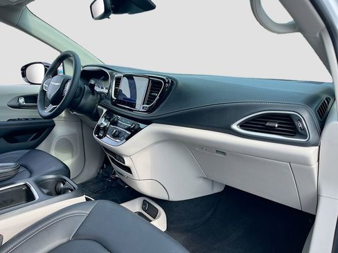 Certified 2024 Chrysler Pacifica Touring-L w/ Road Tripper Package image 29