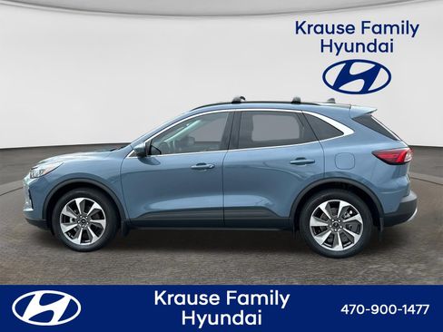 Used 2023 Ford Escape Platinum w/ Premium Technology Package AWD/4WD image 4