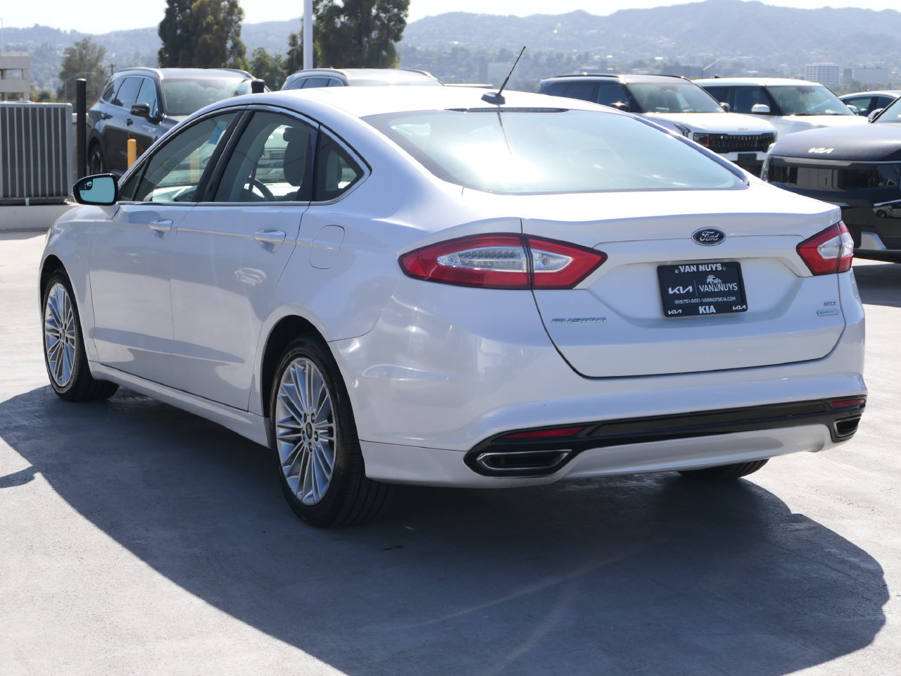 Used 2014 Ford Fusion SE w/ Equipment Group 202A FWD image 6