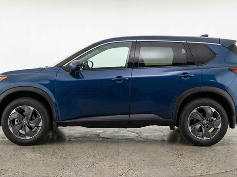 Used 2025 Nissan Rogue SV AWD/4WD image 5