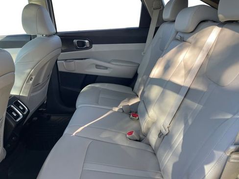 Used 2023 Kia Sorento S w/ Panoramic Sunroof Package image 13