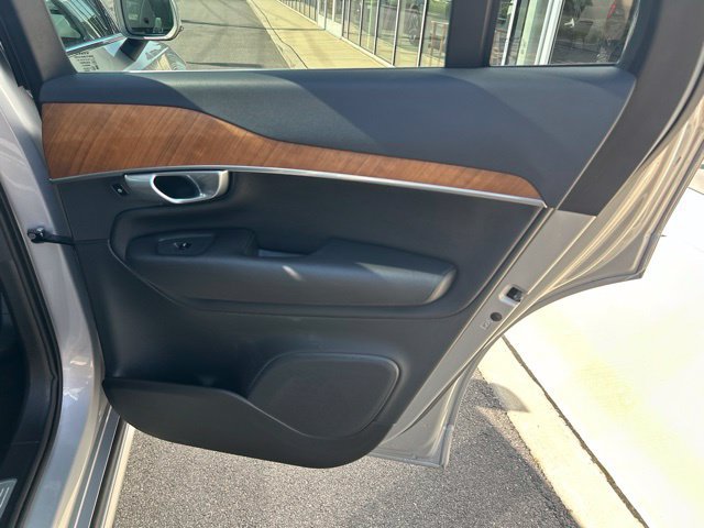Certified 2023 Volvo XC90 B6 Plus AWD/4WD image 12