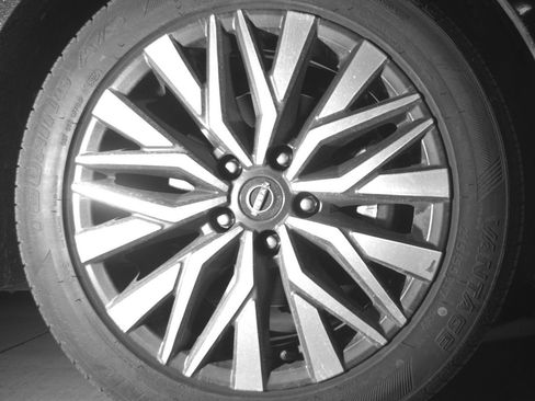 Used 2025 Nissan Altima 2.5 SV image 13