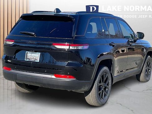 New 2026 Jeep Grand Cherokee Altitude image 9