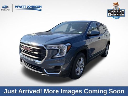 Used 2024 GMC Terrain SLE image 1