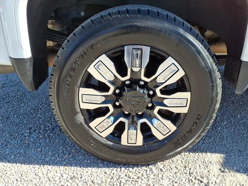 Used 2024 GMC Sierra 2500 Denali w/ Denali Reserve Package image 11