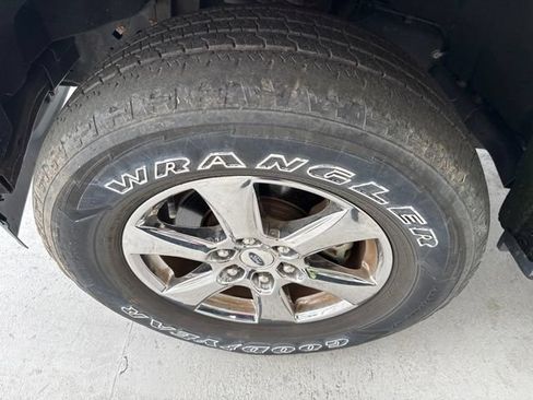 Used 2019 Ford F150 XLT w/ Equipment Group 302A Luxury AWD/4WD image 13
