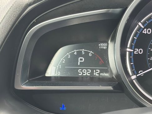 Used 2020 Toyota Yaris XLE image 26