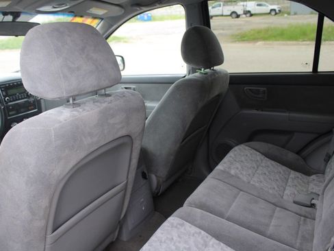 Used 2008 Kia Sorento 4WD image 16