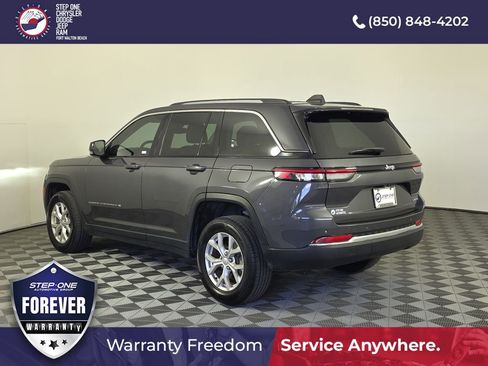 Used 2023 Jeep Grand Cherokee Limited RWD image 4