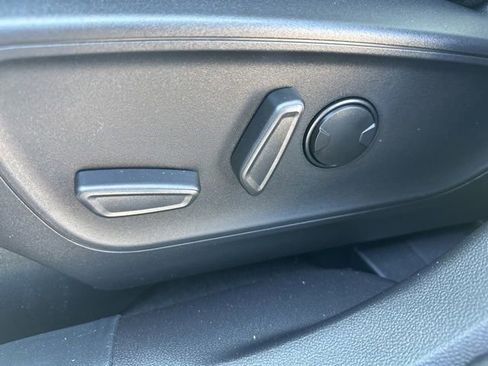 New 2025 Ford Escape SE image 16