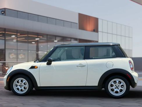 Used 2013 MINI Cooper Hardtop image 3