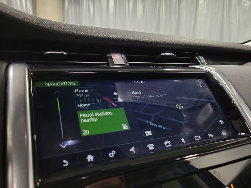 Used 2020 Land Rover Discovery Sport SE AWD/4WD image 21