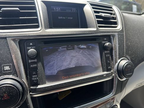 Used 2013 Toyota Highlander Limited AWD/4WD image 9