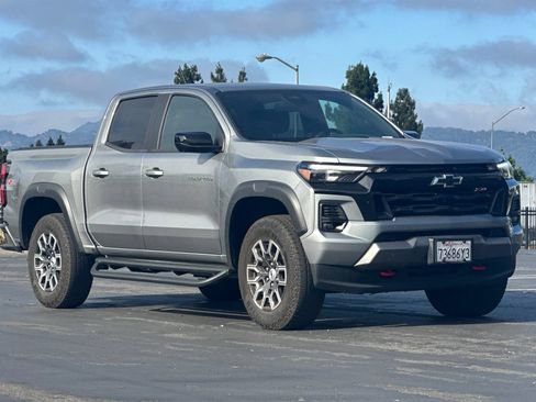 Used 2024 Chevrolet Colorado Z71 w/ Z71 Convenience Package 2 AWD/4WD image 2